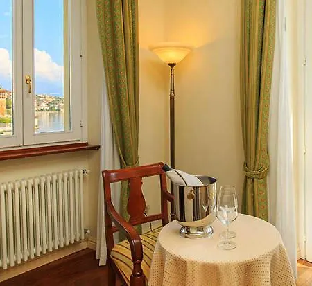 Ξενοδοχείο με διαμερίσματα Taverna Bleu 3*