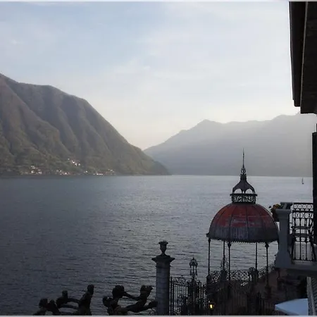 Taverna Bleu Lägenhetshotell Sala Comacina